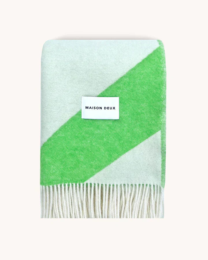 Blanket SWIRL White / Apple 4.25 x 6.5ft